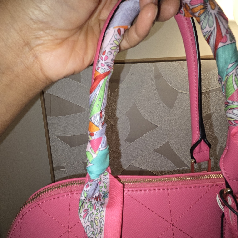 Pink Quilted Handbag - Picture 3 of 3